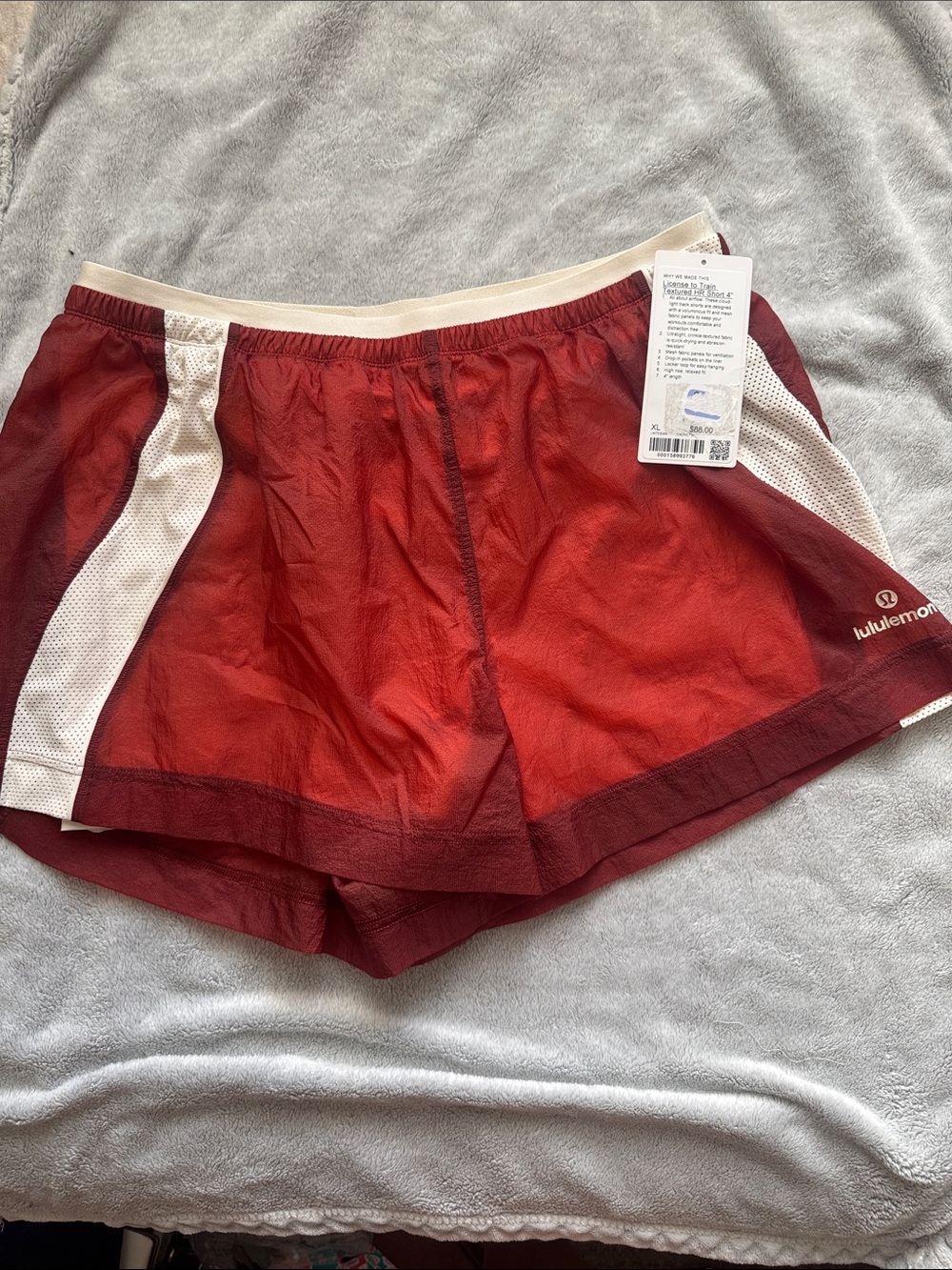 Lululemon License to Train in Cranberry Charm